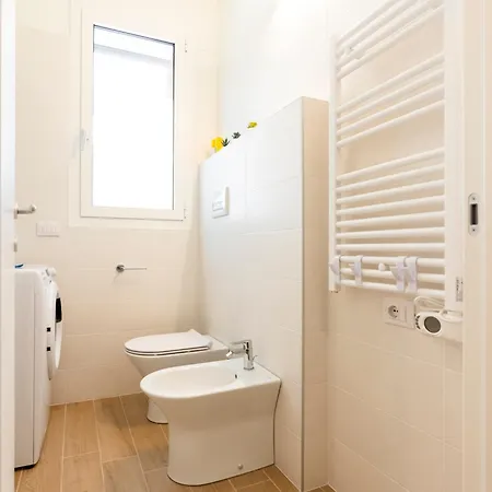 Guesthost - Glam Flat Apartamento Milão
